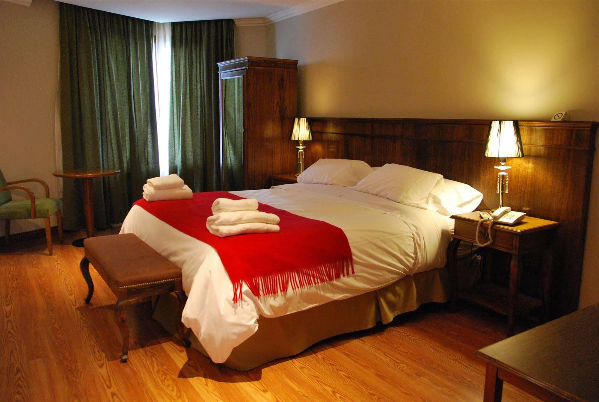 Chalten Suites Hotel El Chaltén Zewnętrze zdjęcie