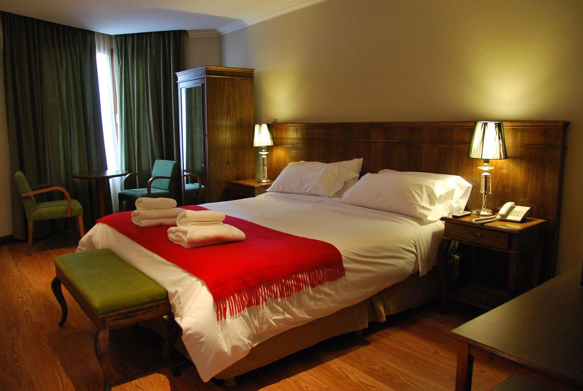 Chalten Suites Hotel El Chaltén Zewnętrze zdjęcie